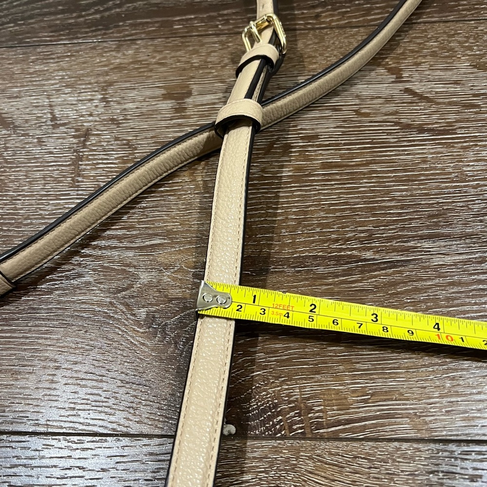 NWOT Coach Cream Leather Crossbody Strap With Gold Hardware - Picture 5 of 8